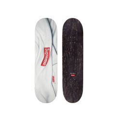 SUPREME 'BOX LOGO T-SHIRT' SKATEBOARD