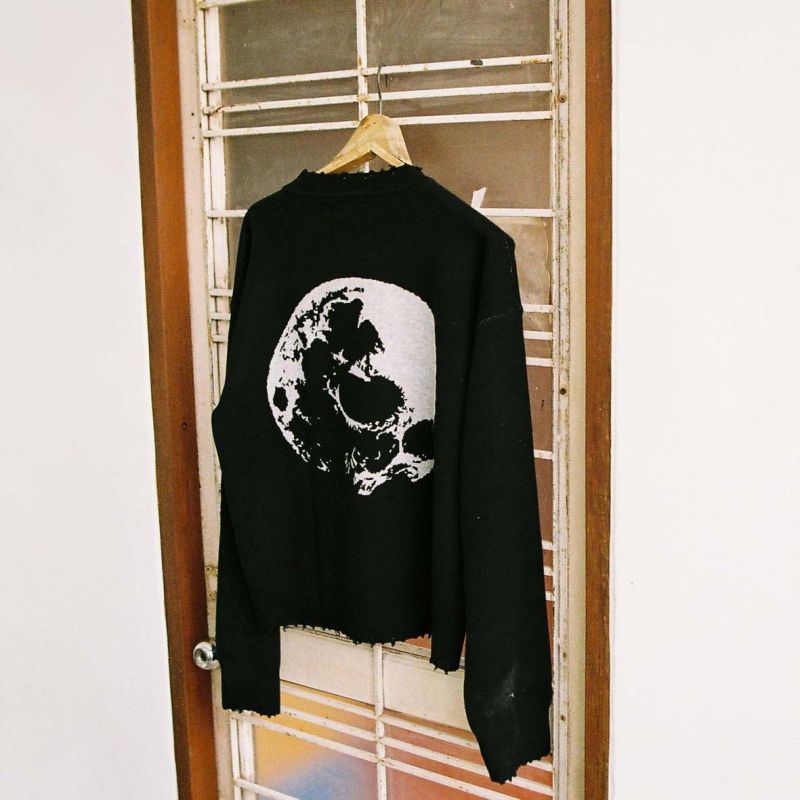  FUXURY SHADOW MOON DISTRESSED CROP KNIT SWEATER