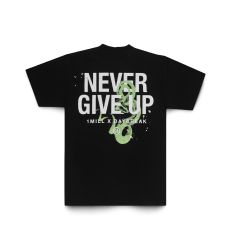 DAYBREAK X 1MILL NEVER GIVE UP TEE / BLACK